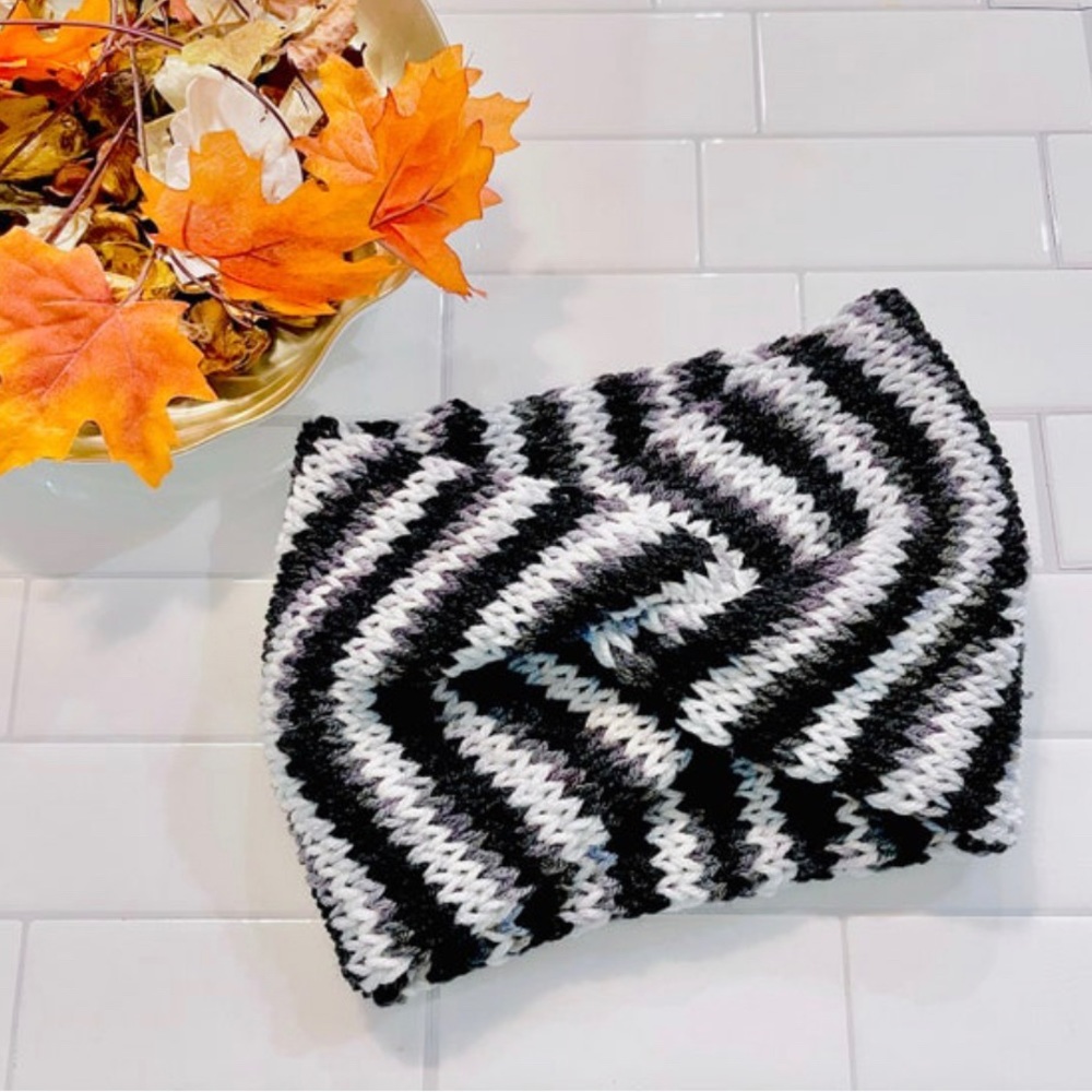 Black/White handmade knit twisted headband- women’s ear muffs